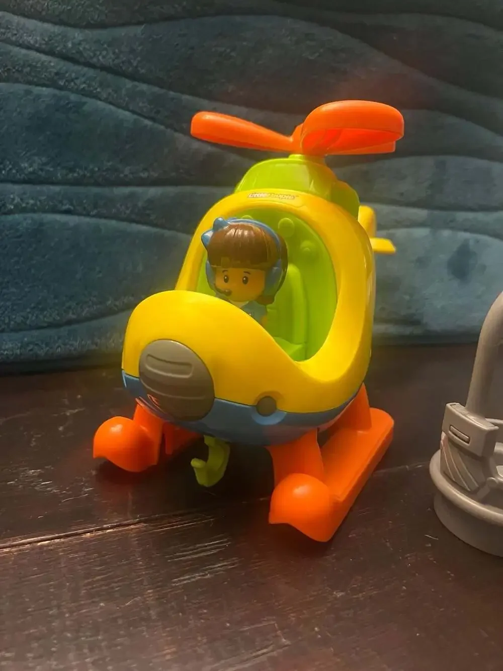 Fisher-Price Little People Spin 'n Fly Helicopter Toy with Pilot Figure and Resc